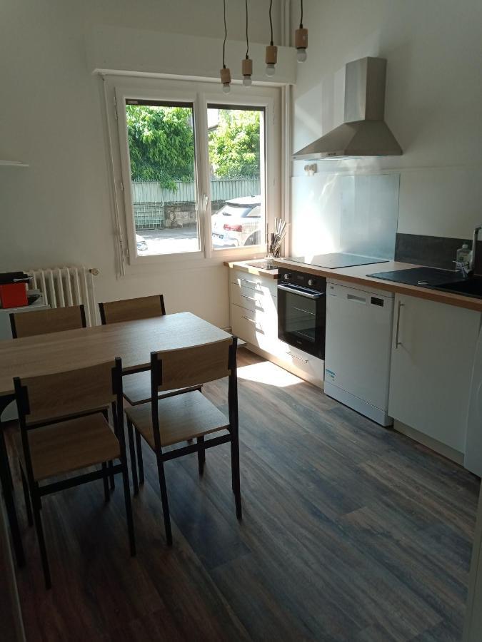 Appartement F2 Meuble Centre Ville บรีฟ-ลา-เกยยาร์ด ภายนอก รูปภาพ