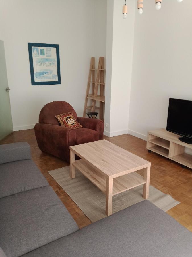 Appartement F2 Meuble Centre Ville บรีฟ-ลา-เกยยาร์ด ภายนอก รูปภาพ